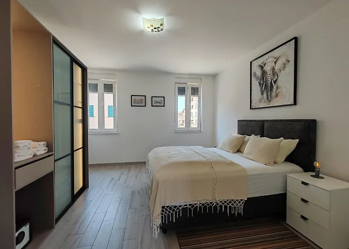 Casa de hóspedes Faveria Amphitheater With Free Parking