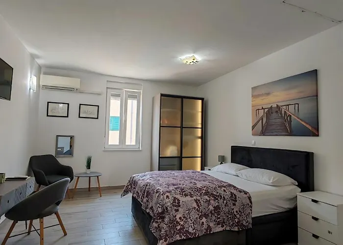 Faveria Amphitheater With Free Parking 4* Pula