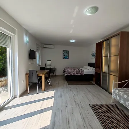 Gæstehus Faveria Amphitheater With Free Parking Pula